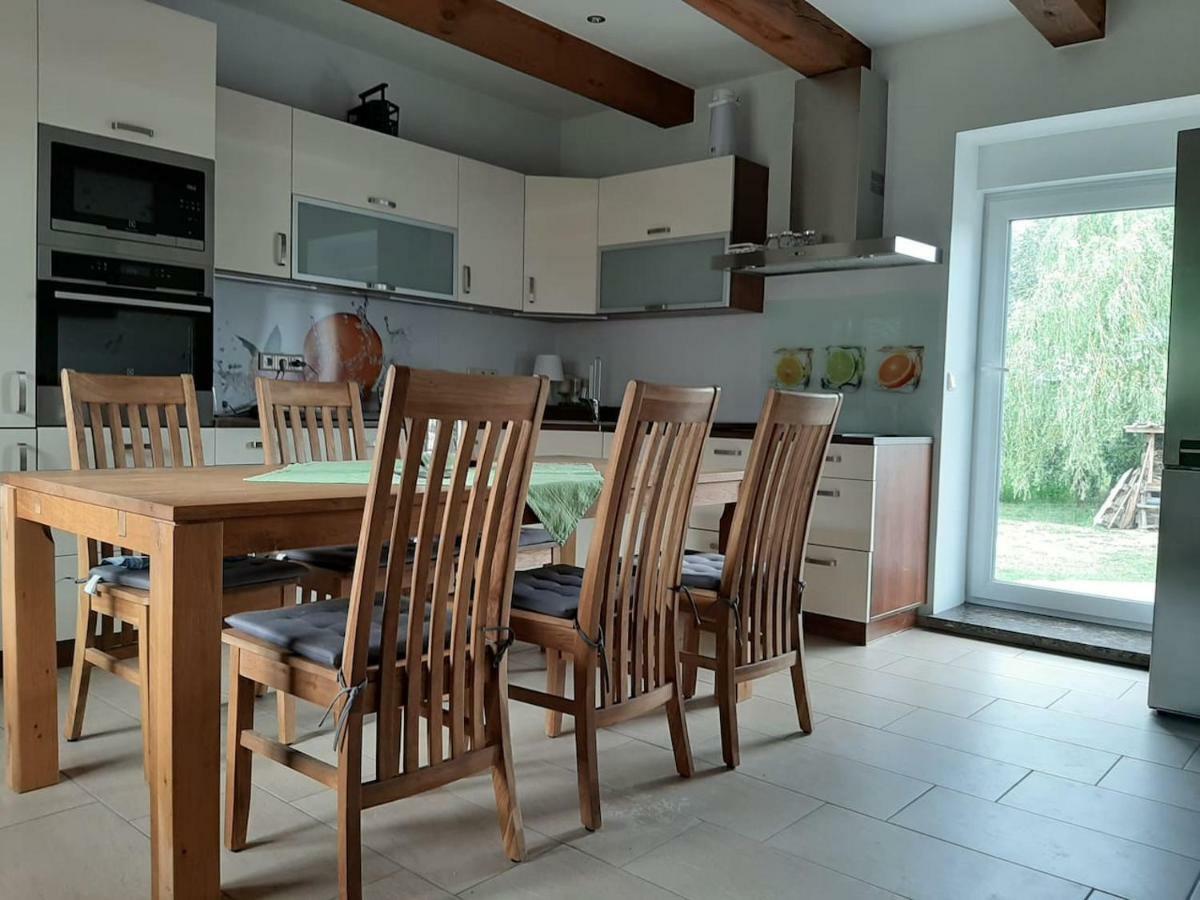 Ferienhaus Flotte Biene In Buggow Rubkow Exteriör bild